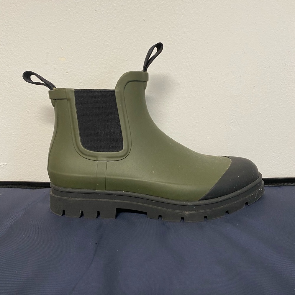 Everlane Chelsea Rain Boots